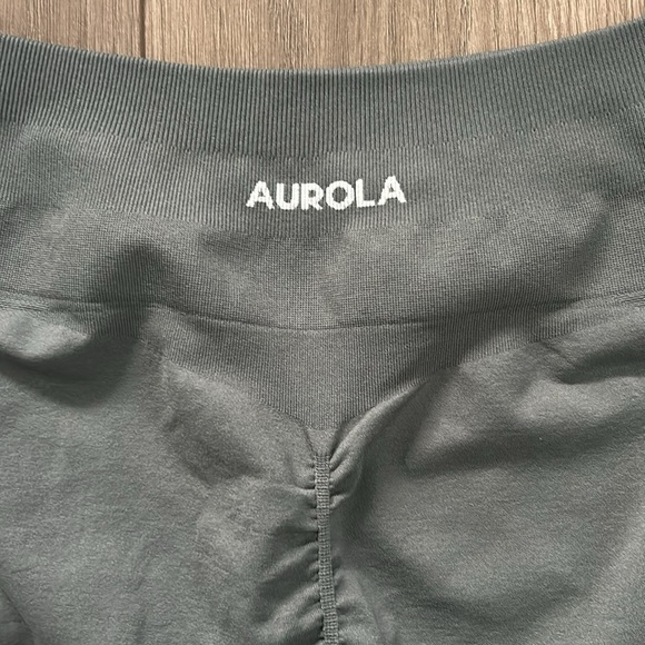 AUROLA Dark Gray Biker Shorts Size Medium - Picture 2 of 3